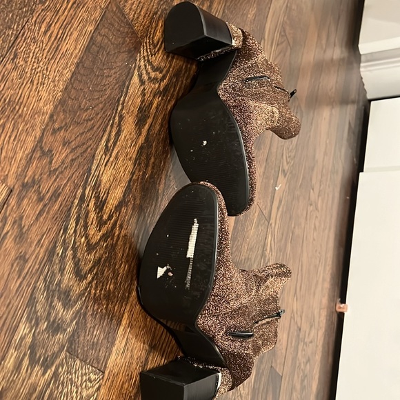 Design Lab metallic booties - Picture 3 of 7